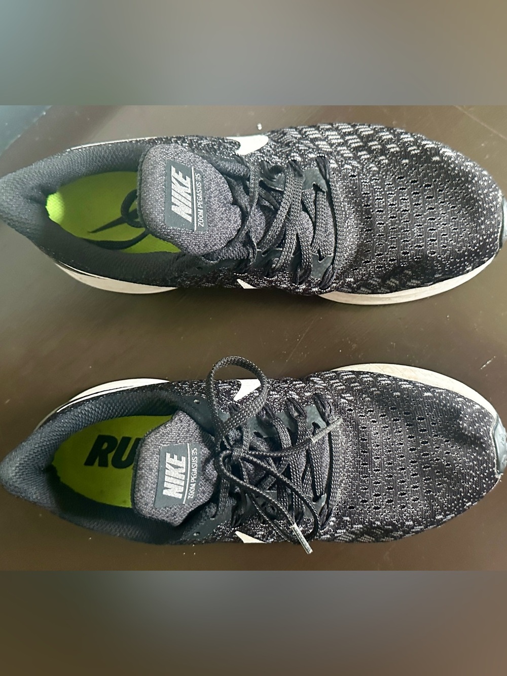 Nike Men’s Black Athletic Running Shoes with Green Insole